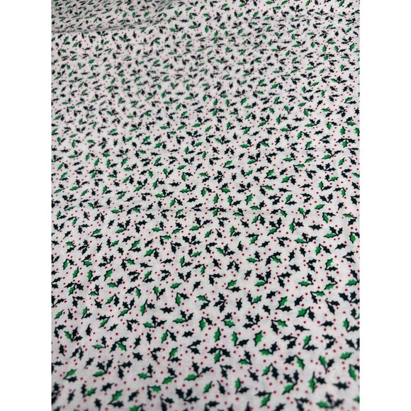 Cotton Fabric Holly Berry Print Crafting Quilting Material 17" x 44" - Picture 6 of 8